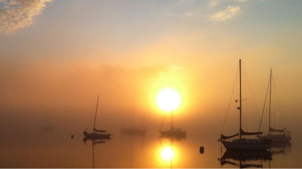 foggy-sunset-at-robinhood-marina